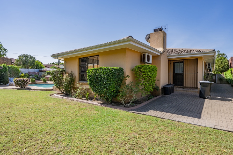 4 Bedroom Property for Sale in Vredekloof Western Cape